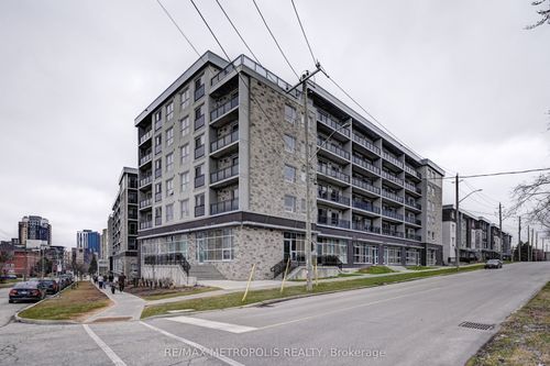 f305-275 Larch St, Waterloo, ON, N2L3R2 | Card Image