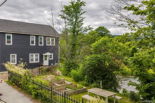 34 Apt #4 Main St., Rockland, NY, 12758 | Card Image