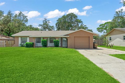 635 Vincent Dr, MOUNT DORA, FL, 32757-4523 | Card Image