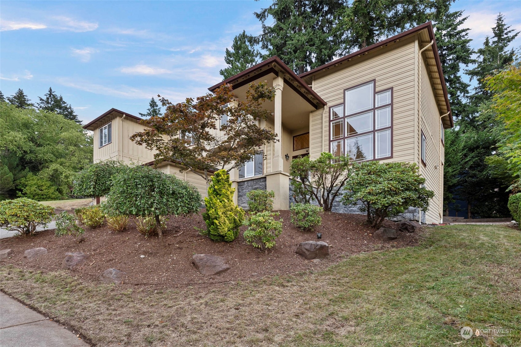 37th Pl, Sammamish, WA 98029