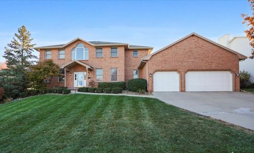 8 Stetson Dr, Bloomington, IL, 61701-8332 | Card Image