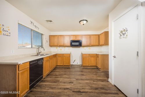 8296 W Redshank Dr, Tucson, AZ, 85757-7913 | Card Image