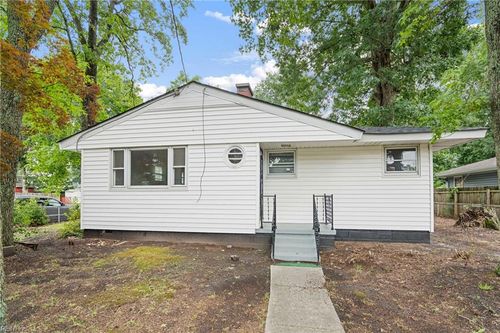 3601 Winchester Dr, Portsmouth, VA, 23707-4329 | Card Image