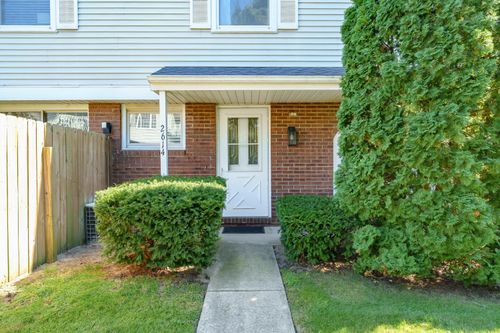 2614 Cherrywood Ct, Saint Joseph, MI, 49085-8225 | Card Image