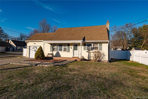 347 Atlantic Ave, Bay Shore, NY, 11706-5614 | Card Image