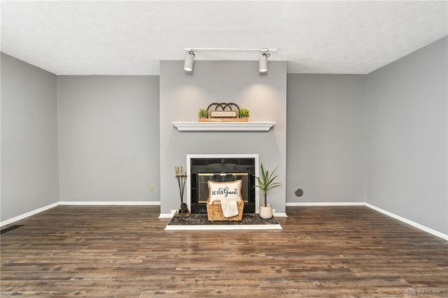 3163 Gracemore Ave, Condo with 2 bedrooms, 3 bathrooms and null parking in Kettering OH | Image 7