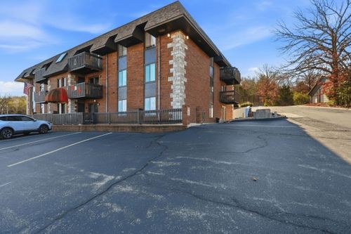 unit-88-180 Wilshire Dr, Hollister, MO, 65672-6314 | Card Image