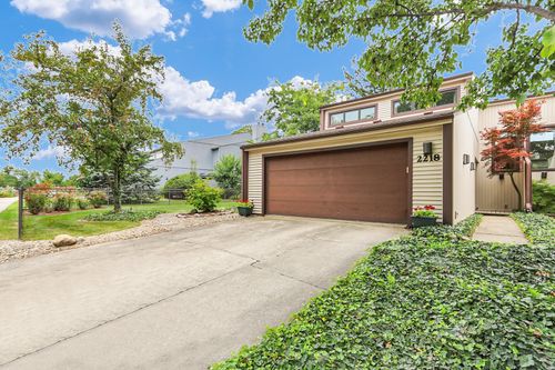 2218-2218 Briar Hill Dr, Champaign, IL, 61822-6143 | Card Image