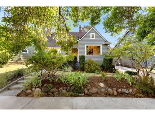 3913 Ne 64th Ave, Portland, OR, 97213 | Card Image