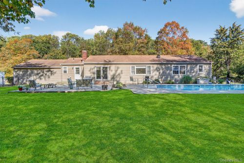 37 Continental Dr, West Nyack, NY, 10994-2817 | Card Image