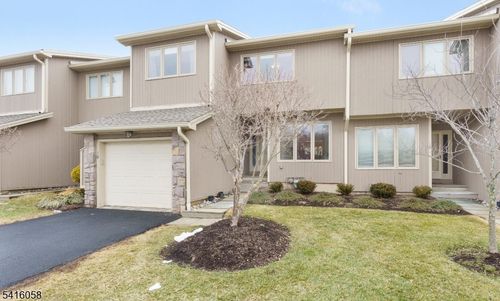 16 Riggs Ct, Basking Ridge, NJ, 07920-1036 | Card Image