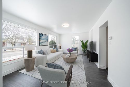 main-174 Thirtieth St, Etobicoke, ON, M8W3C5 | Card Image