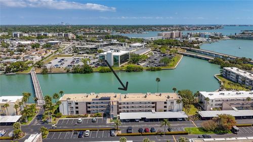 105-7425 Bay Island Dr S, South Pasadena, FL, 33707-4533 | Card Image