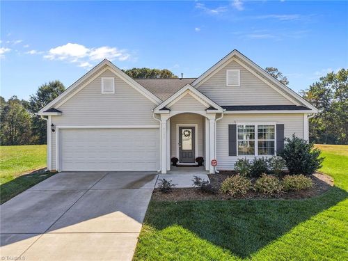 6232 Cadence Dr, Greensboro, NC, 27455-8446 | Card Image