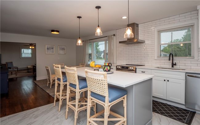 1560 W Main Rd, Home with 3 bedrooms, 1 bathrooms and 4 parking in Middletown RI | Image 14