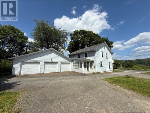 733 Main St, Woodstock, NB, E7M2E6 | Card Image