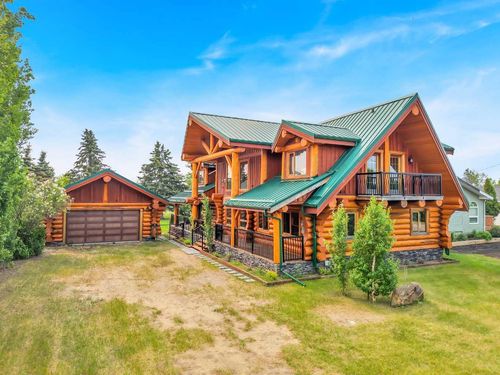 8 Oliver Avenue, Gull Lake, AB, T4L2N1 | Card Image