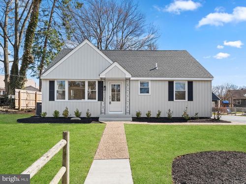 300 W Holly Ave, Oaklyn, NJ, 08107-1122 | Card Image