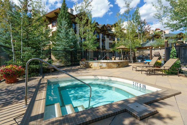 Community hot tub | Image 18