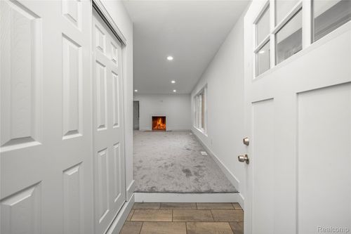 24390 Green Valley St, Southfield, MI, 48033-3216 | Card Image