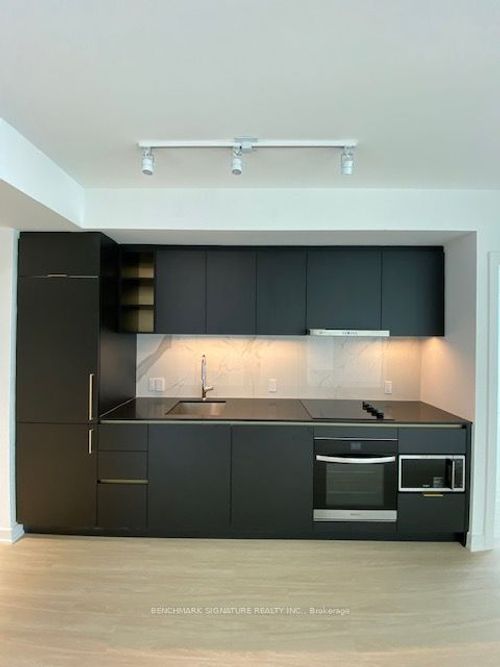 5708-8 Wellesley St W, Toronto, ON, M4Y0J5 | Card Image