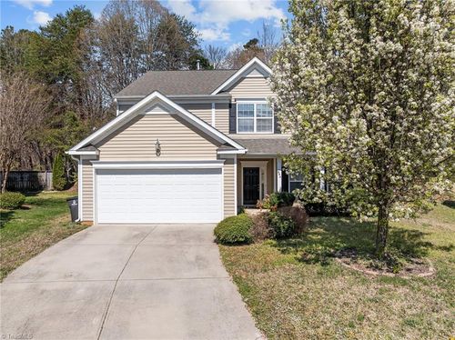 884 Orchestra Dr, Winston-Salem, NC, 27127-6107 | Card Image
