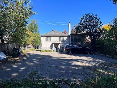 89 Finch Ave E, North York, ON, M2N4R4 | Card Image