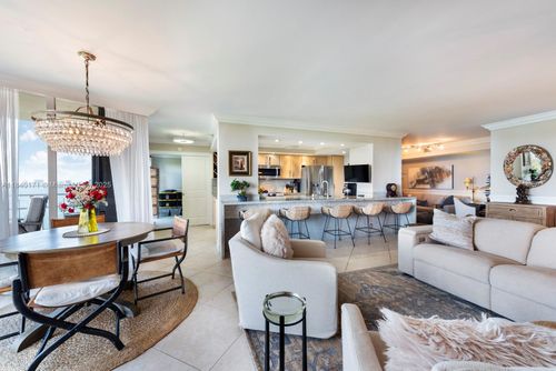 apt-1005-4000 Towerside Ter, Miami, FL, 33138-2238 | Card Image