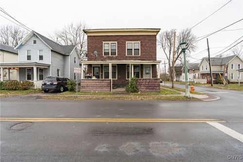 565 Mill St, Watertown, NY, 13601-1913 | Card Image
