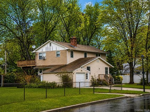 76 Jay Road, Brookhaven, NY, 11720 | Card Image