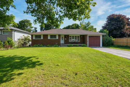 40 Springhome Rd, Barrie, ON, L4N2W8 | Card Image