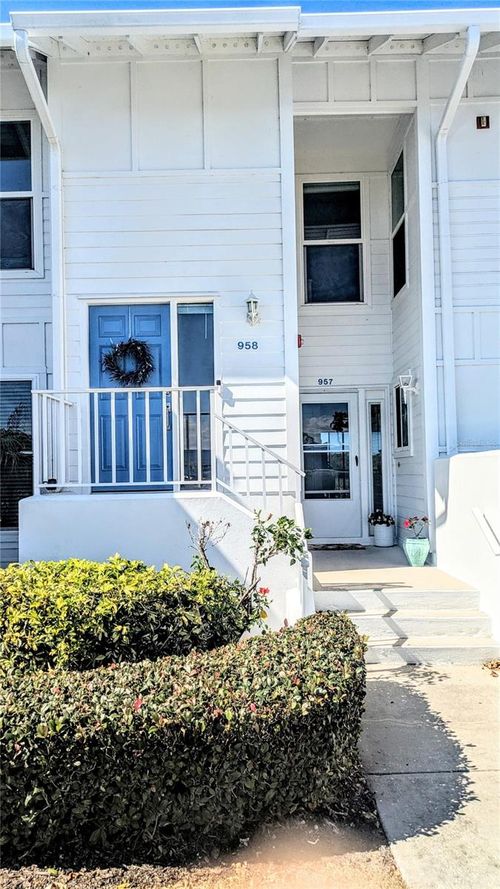 958-958 Sandpiper Cir, Bradenton, FL, 34209-7340 | Card Image