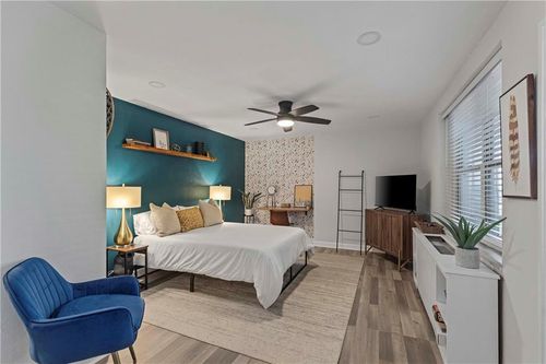 unit-3m-300 W Peachtree St Ne, Atlanta, GA, 30308 | Card Image