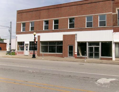 19 S Washington St, Bloomfield, IN, 47424-1445 | Card Image