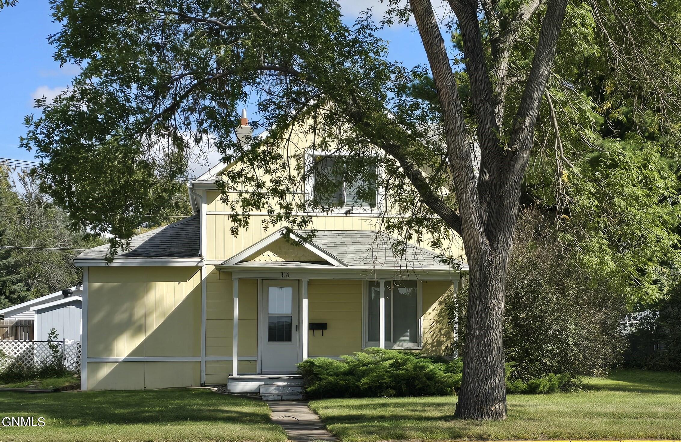 4th Ave, Jamestown, ND 58401