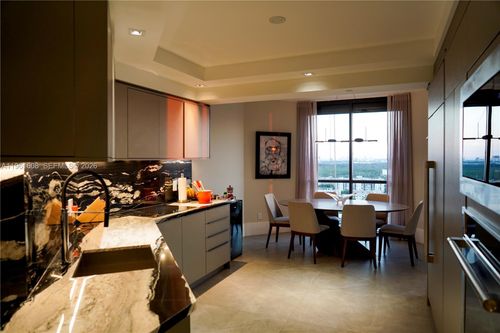 2404-2000 Island Blvd, Aventura, FL, 33160-4957 | Card Image