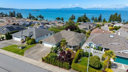 6386 Groveland Dr, Nanaimo, BC, V9V1P5 | Card Image