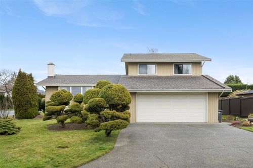 4219 Keewatin Pl, Saanich, BC, V8X4L1 | Card Image