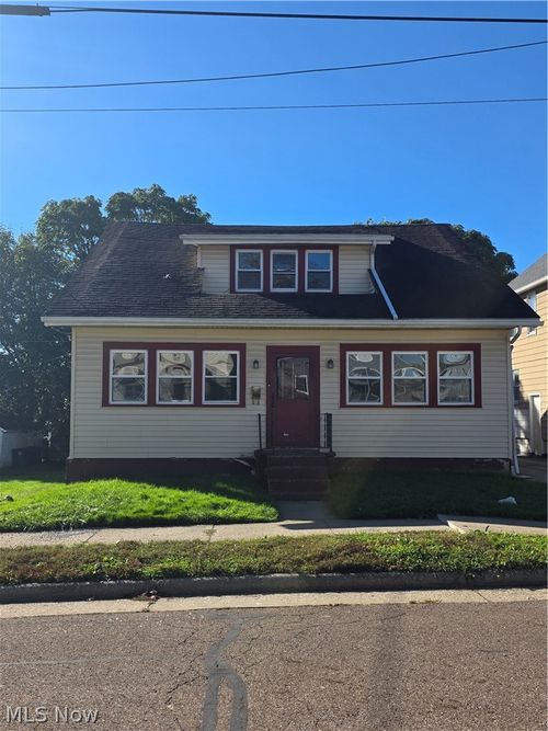 906 Silvercrest Ave, Akron, OH, 44314-2834 | Card Image
