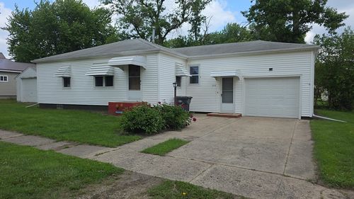 304 N Sleeper St, Everly, IA, 51338-7795 | Card Image