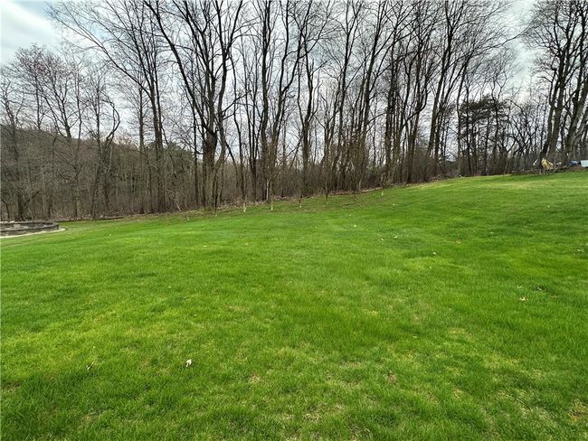 112 Jenny Lynn Dr, House other with 3 bedrooms, 3 bathrooms and 2 parking in Aliquippa PA | Image 8