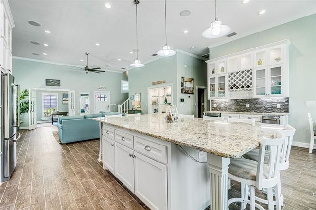 827 Ocean Side, House other with 3 bedrooms, 4 bathrooms and 4 parking in Port Aransas TX | Image 8