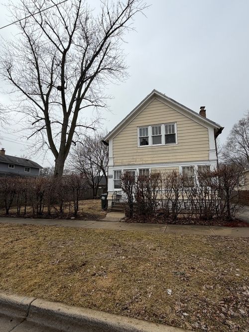 743 Bangs Street, Aurora, IL, 60505 | Card Image