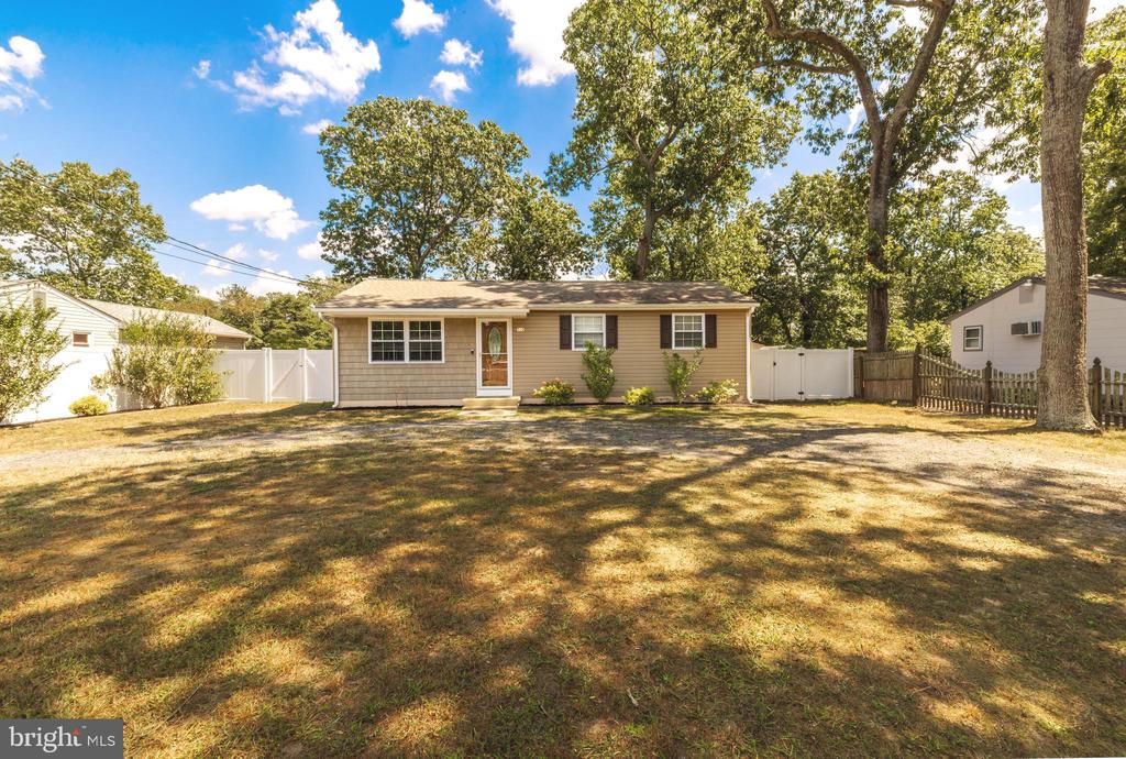 Wildwood Ave, Williamstown, NJ 08094
