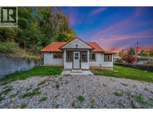 283 Wellington Avenue, Warfield, BC, V1R2K9 | Card Image