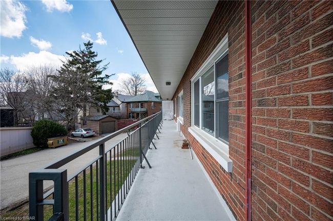 202 - 43 Margaret Ave, Home with 2 bedrooms, 1 bathrooms and 1 parking in Kitchener ON | Image 6