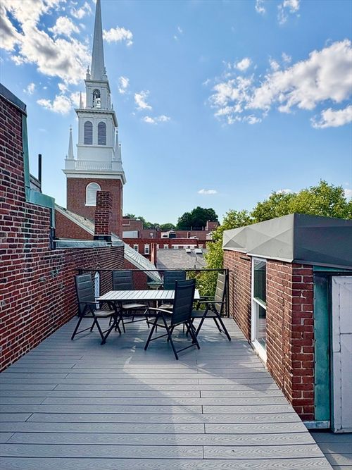 apt-7-11 Unity St, Boston, MA, 02113-1330 | Card Image