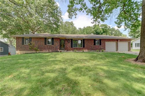 2400 Nw 86th Ter, Kansas City, MO, 64154-1223 | Card Image