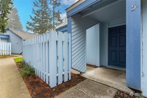 b5-4308 Ne Sunset Boulevard, Renton, WA, 98059 | Card Image