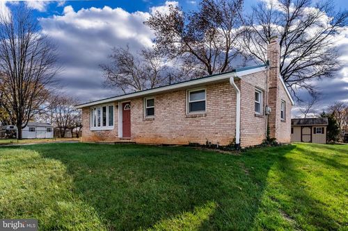 100 B St, CARLISLE, PA, 17015 | Card Image